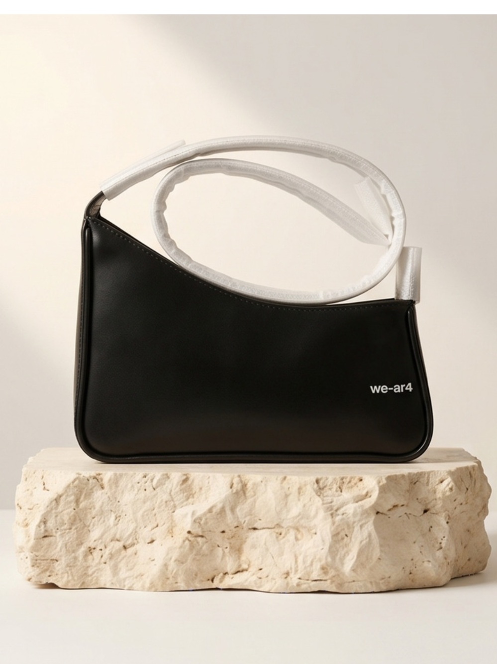 NWT WE-AR4 Women's Wave Shoulder Bag Black Small